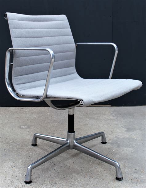 fake herman miller eames executive chair - Herman Miller aeron chair price.